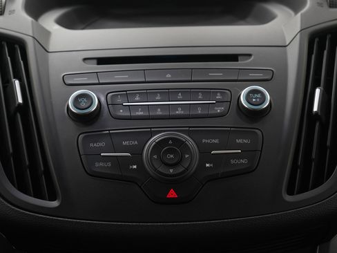 Used 2018 Ford Escape SE image 16