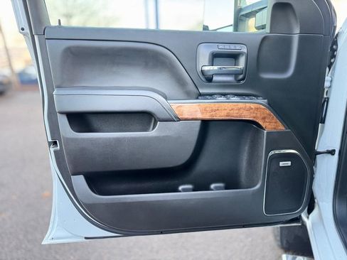 Used 2019 Chevrolet Silverado 2500 High Country w/ Duramax Plus Package image 8