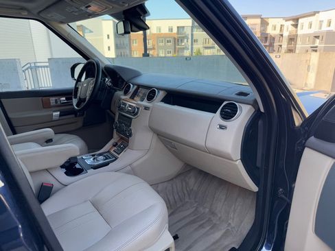 Used 2015 Land Rover LR4 HSE image 24