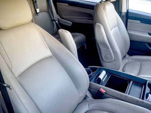 Used 2018 Honda Odyssey EX-L image 10