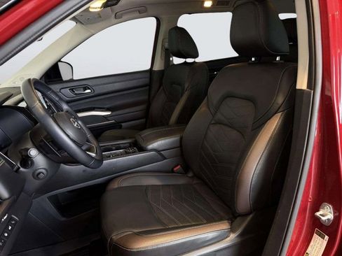 Used 2023 Nissan Pathfinder Platinum w/ Lighting Package (N93) image 33