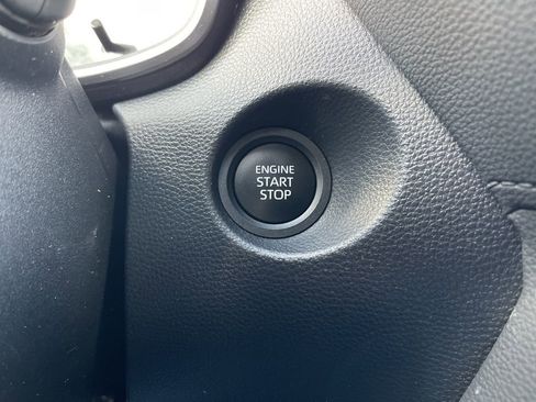 Used 2024 Toyota Corolla Cross XLE image 14