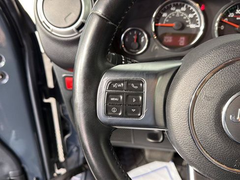 Used 2017 Jeep Wrangler Unlimited Rubicon AWD/4WD image 44