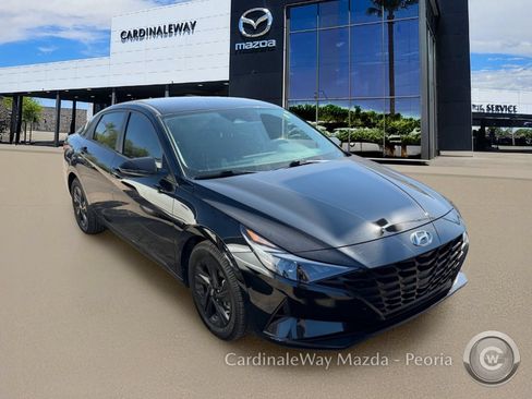Used 2021 Hyundai Elantra SEL FWD image 4