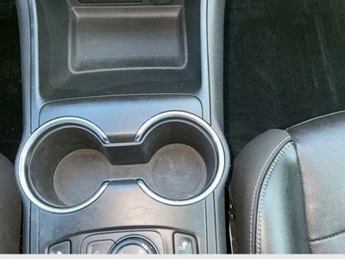 Used 2023 GMC Terrain SLT w/ LPO, Floor Liner Package image 29