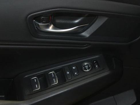 Used 2025 Honda Accord SE image 6
