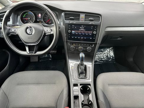 Used 2019 Volkswagen e-Golf SE w/ Driver Assistance Package image 13