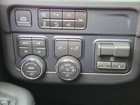 New 2026 Chevrolet Suburban RST w/ Advanced Technology Package image 17