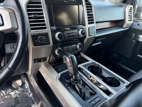 Used 2015 Ford F150 Lariat w/ Equipment Group 502A Luxury AWD/4WD image 27