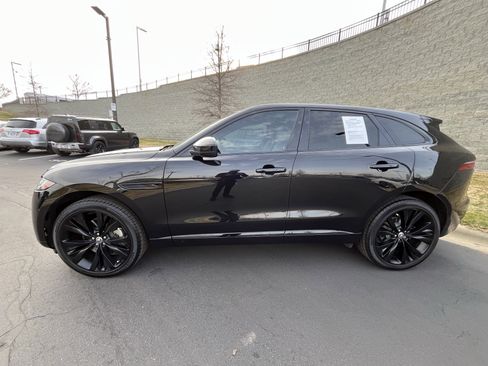 Used 2024 Jaguar F-PACE R-Dynamic S image 4