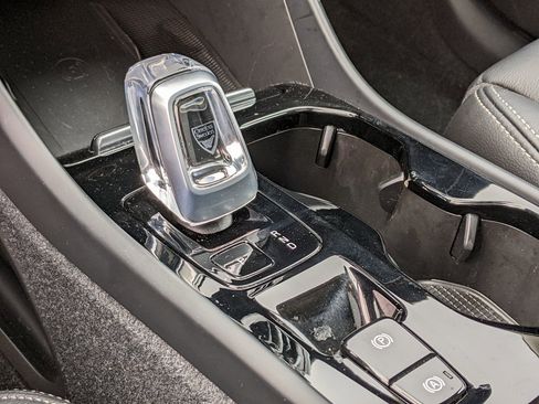 Certified 2023 Volvo XC40 B5 Plus w/ Driver Assist Package image 20