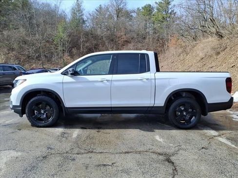 New 2026 Honda Ridgeline Black Edition image 3