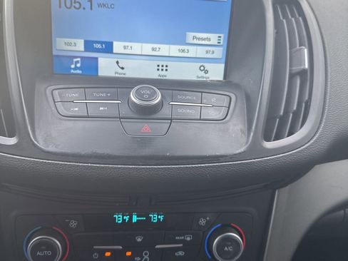 Certified 2019 Ford Escape SE image 10