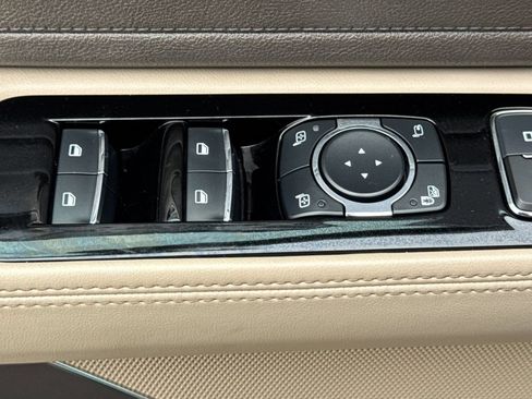 Used 2023 Lincoln Aviator 2WD w/ Premium Package image 13