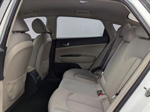 Used 2018 Kia Optima LX image 17