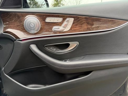 Used 2017 Mercedes-Benz E 300 4MATIC image 28