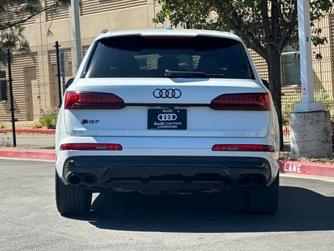 Used 2023 Audi SQ7 Prestige w/ Prestige Package AWD/4WD image 5