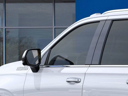 New 2026 Chevrolet Suburban High Country image 12