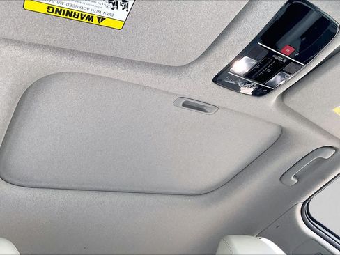 Used 2025 Hyundai Santa Fe Limited FWD image 13
