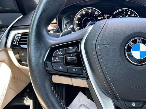 Used 2018 BMW 530e xDrive w/ Premium Package 2 AWD/4WD image 14