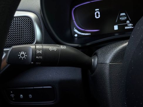 Used 2025 Kia Soul LX w/ LX Technology Package FWD image 33