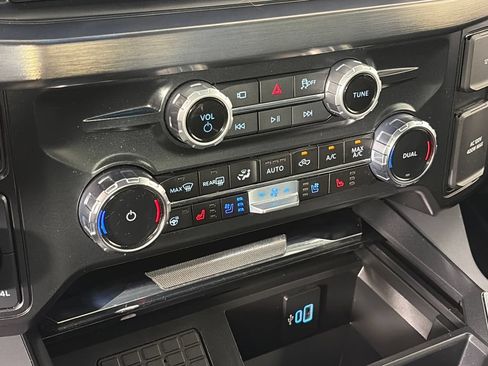 Used 2025 Ford F350 Lariat AWD/4WD image 21