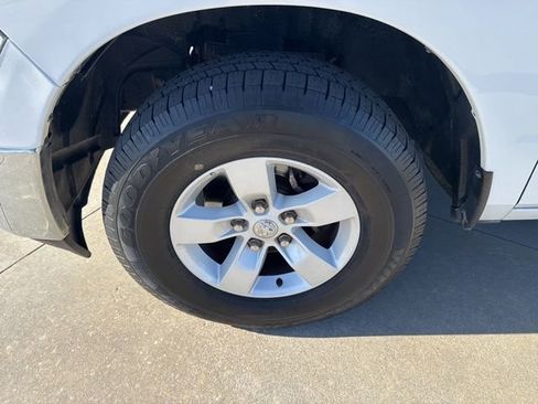 Used 2022 RAM 1500 Classic SLT image 5