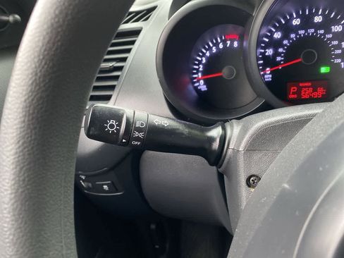 Used 2012 Kia Soul FWD image 24