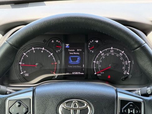 Used 2022 Toyota 4Runner SR5 RWD image 31