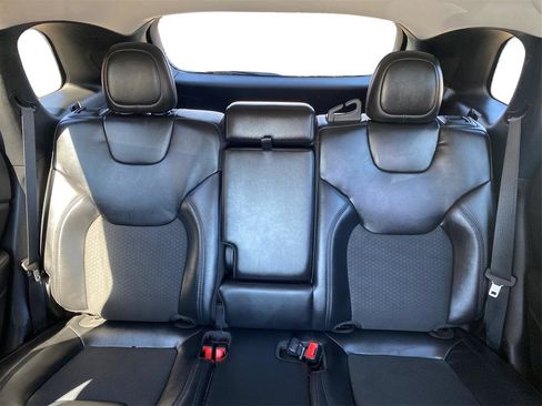 Used 2020 Jeep Cherokee Latitude Plus image 14