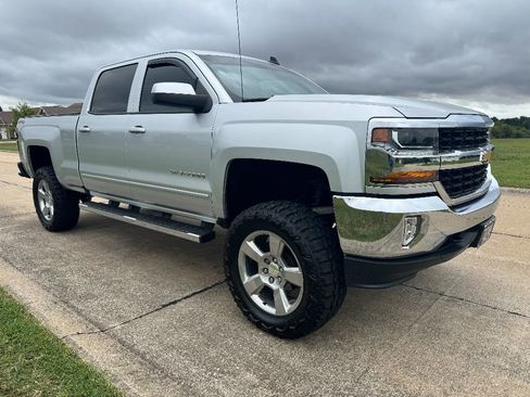 Used 2018 Chevrolet Silverado 1500 LT w/ All Star Edition image 3