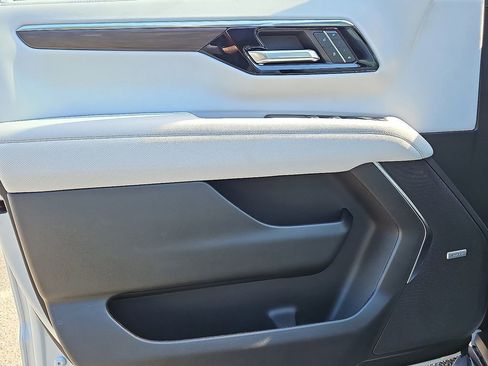 New 2025 Chevrolet Tahoe Premier w/ Sun And Tow Package image 10