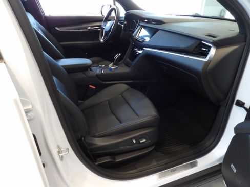 Used 2025 Cadillac XT6 Luxury AWD/4WD image 27