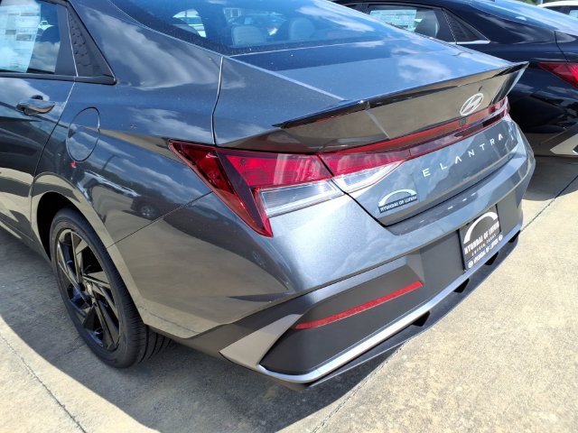 New 2026 Hyundai Elantra SEL Sport FWD image 21