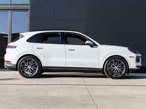 Certified 2026 Porsche Cayenne AWD/4WD image 12