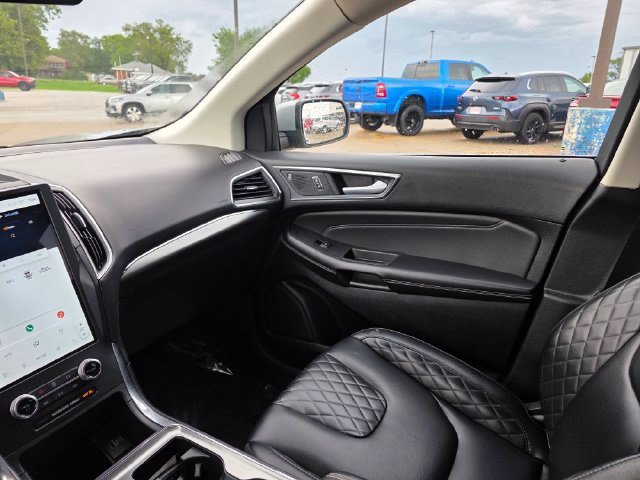 Used 2024 Ford Edge Titanium AWD/4WD image 35