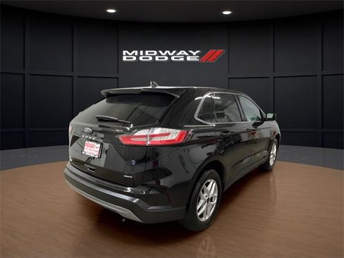 Used 2024 Ford Edge SEL image 5
