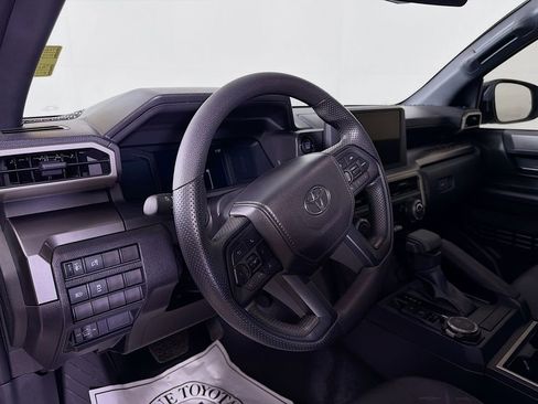 Used 2025 Toyota Tacoma SR5 AWD/4WD image 10