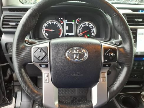 Used 2020 Toyota 4Runner Limited image 30
