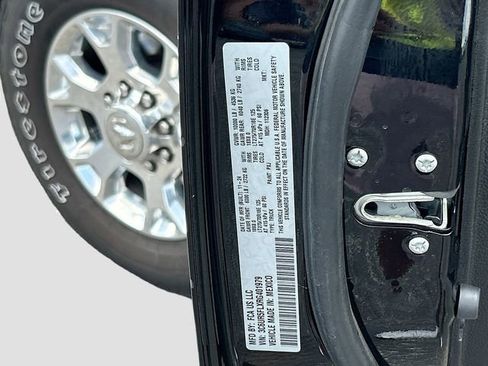 Used 2024 RAM 2500 Laramie w/ Safety Group AWD/4WD image 31