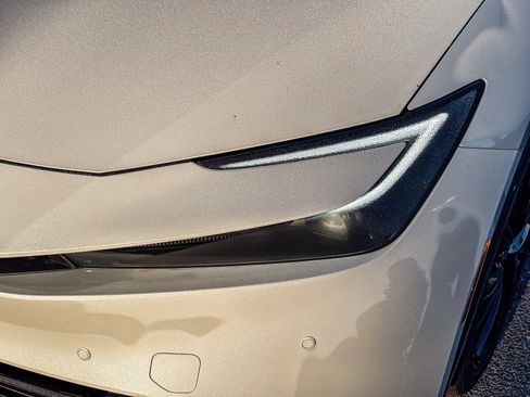 New 2026 Toyota Prius Plug-In Hybrid image 9