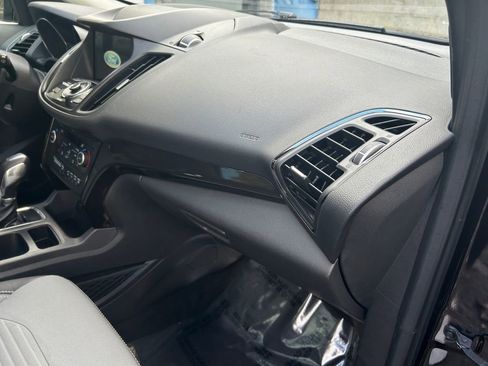Used 2019 Ford Escape Titanium image 26