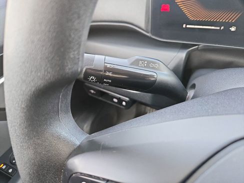 Used 2025 Kia K4 LXS image 19