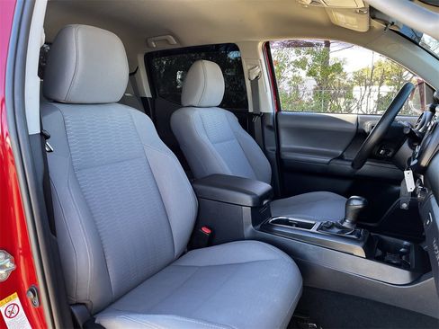 Used 2019 Toyota Tacoma SR image 24