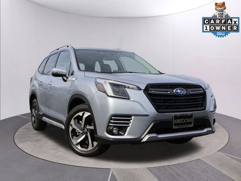 Used 2023 Subaru Forester Touring image 1