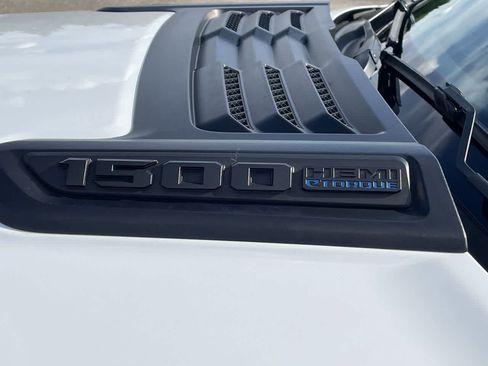 Used 2021 RAM 1500 Laramie AWD/4WD image 38