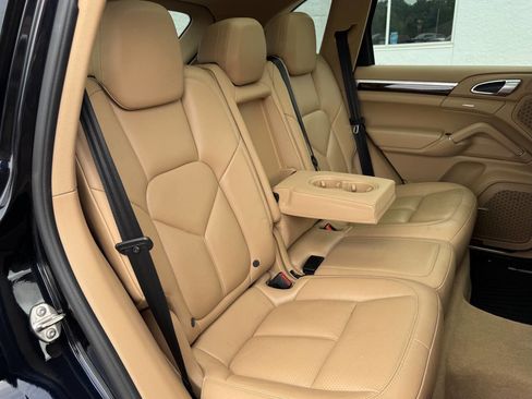 Used 2016 Porsche Cayenne S AWD/4WD image 12