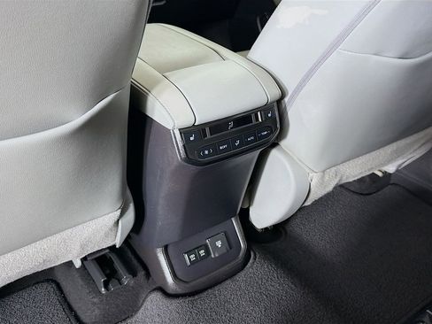 Certified 2020 Toyota Highlander Platinum AWD/4WD image 28