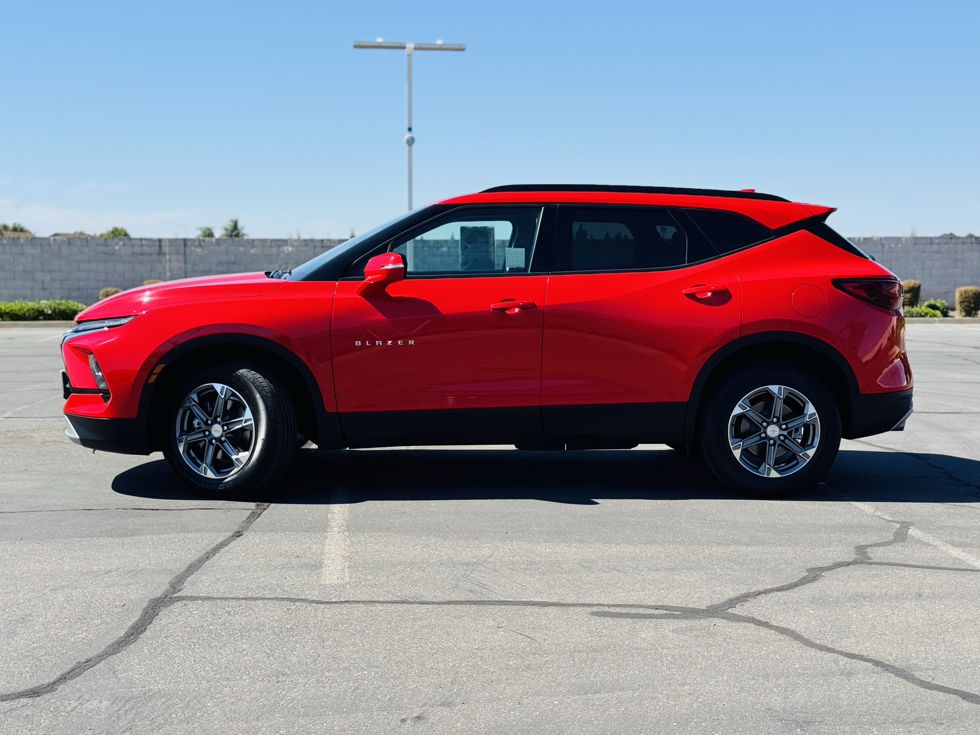 Certified 2023 Chevrolet Blazer LT w/ LPO, Cargo Package FWD image 4