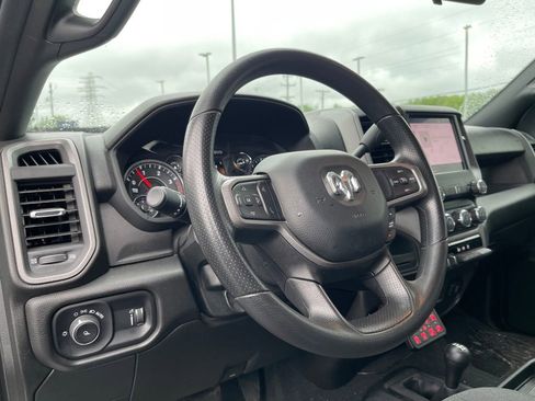 Used 2024 RAM 3500 Tradesman w/ Chrome Appearance Group AWD/4WD image 16